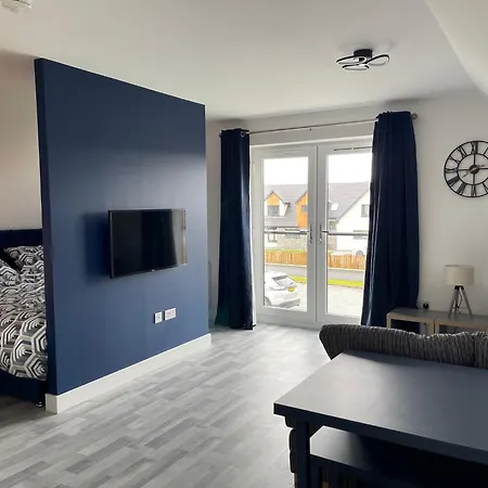 Lochside Loft - Self Catering Apartment For 2 In A Great Location For Inverness Airport And Both Cabot Highlands & Nairn Golf Courses Exterior photo