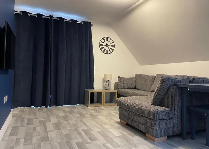 Lochside Loft - Self Catering Apartment For 2 In A Great Location For Inverness Airport And Both Cabot Highlands & Nairn Golf Courses